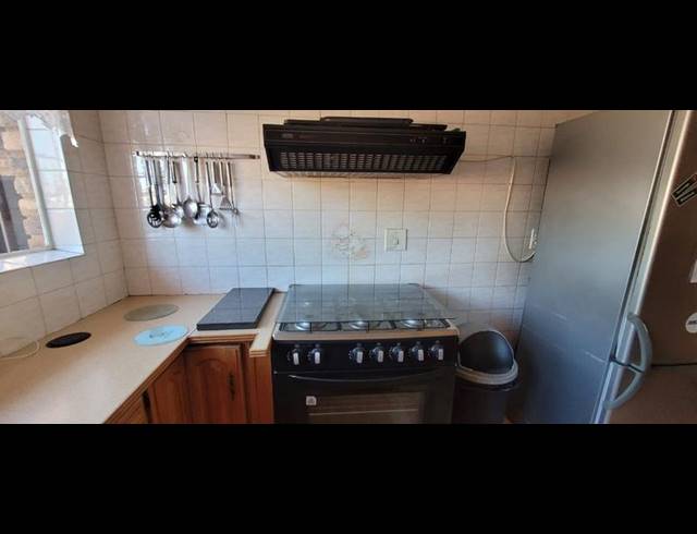 2 BEDROOM TOWNHOUSE FOR SALE IN SOUTH CREST